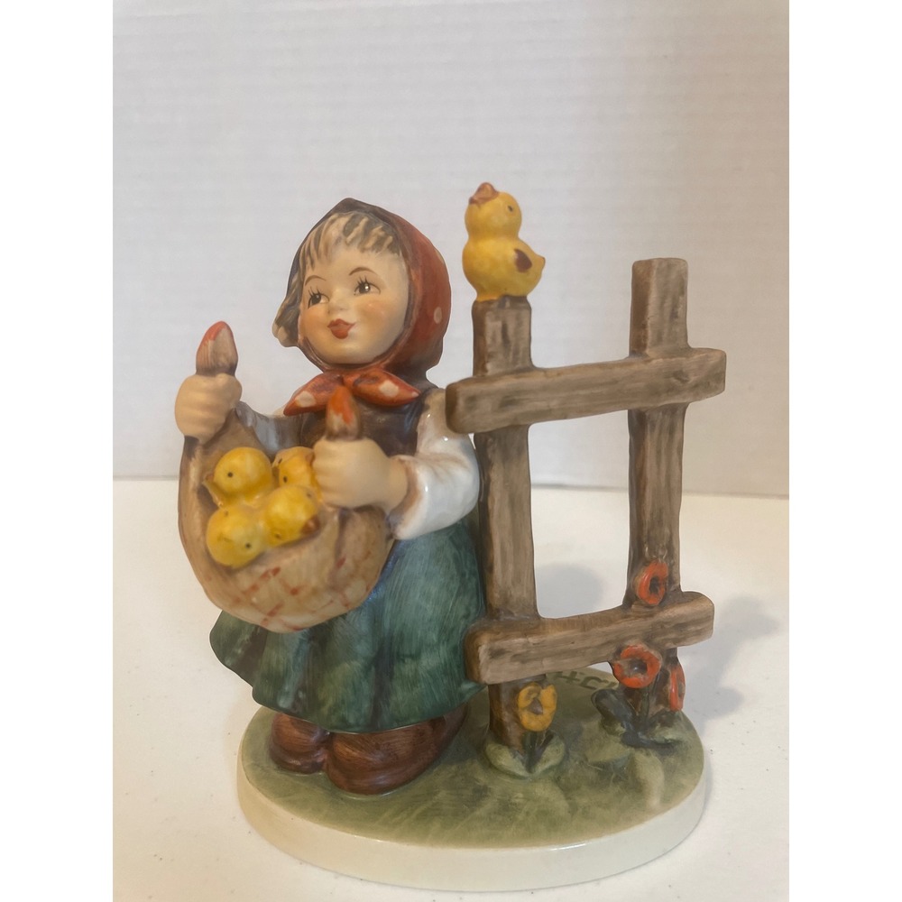 Goebel Hummel "Chicken-Licken" 385 Figurine Girl with Chicks W Germany Vintage